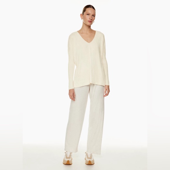 The Group Babaton by Aritzia, v-neck Traverse
Longsleeve top, Size 2, EUC - Picture 6 of 16